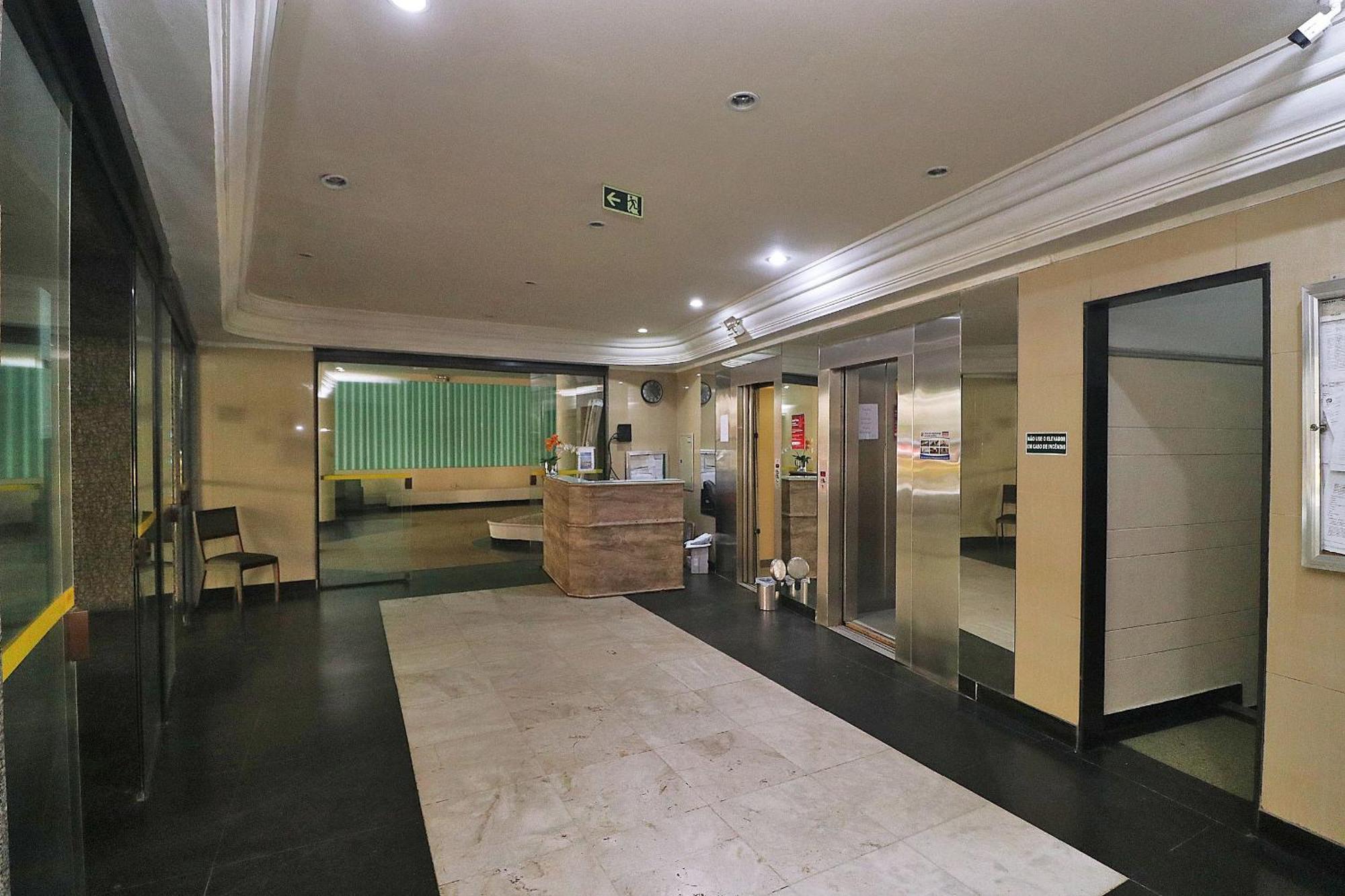 E Sala Cercado De Natureza P/ 5 Pessoas Apartamento *